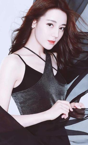 ​迪丽热巴人气大不如前了(为何迪丽热巴的热度越来越低)