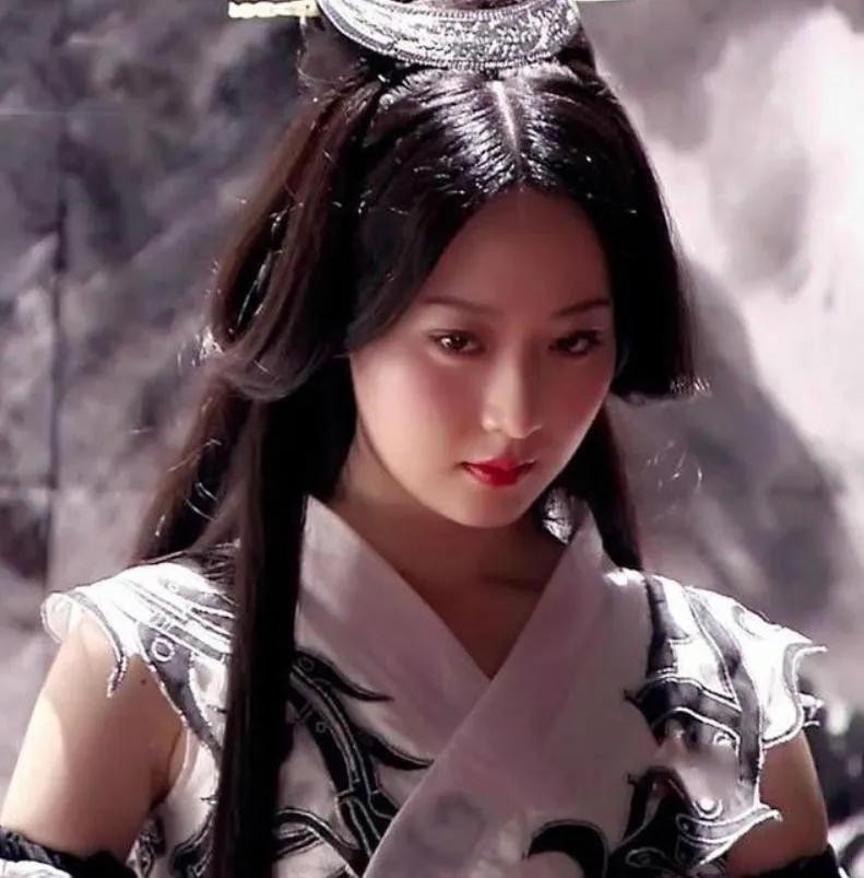 ​白冰个人资料简介与丁一闪婚，离婚后一个人带孩子，如今她还好吗？