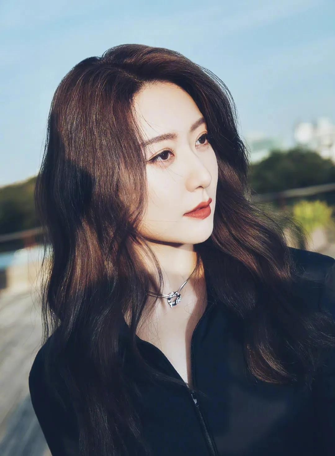 白冰个人资料简介与丁一闪婚，离婚后一个人带孩子，如今她还好吗？
