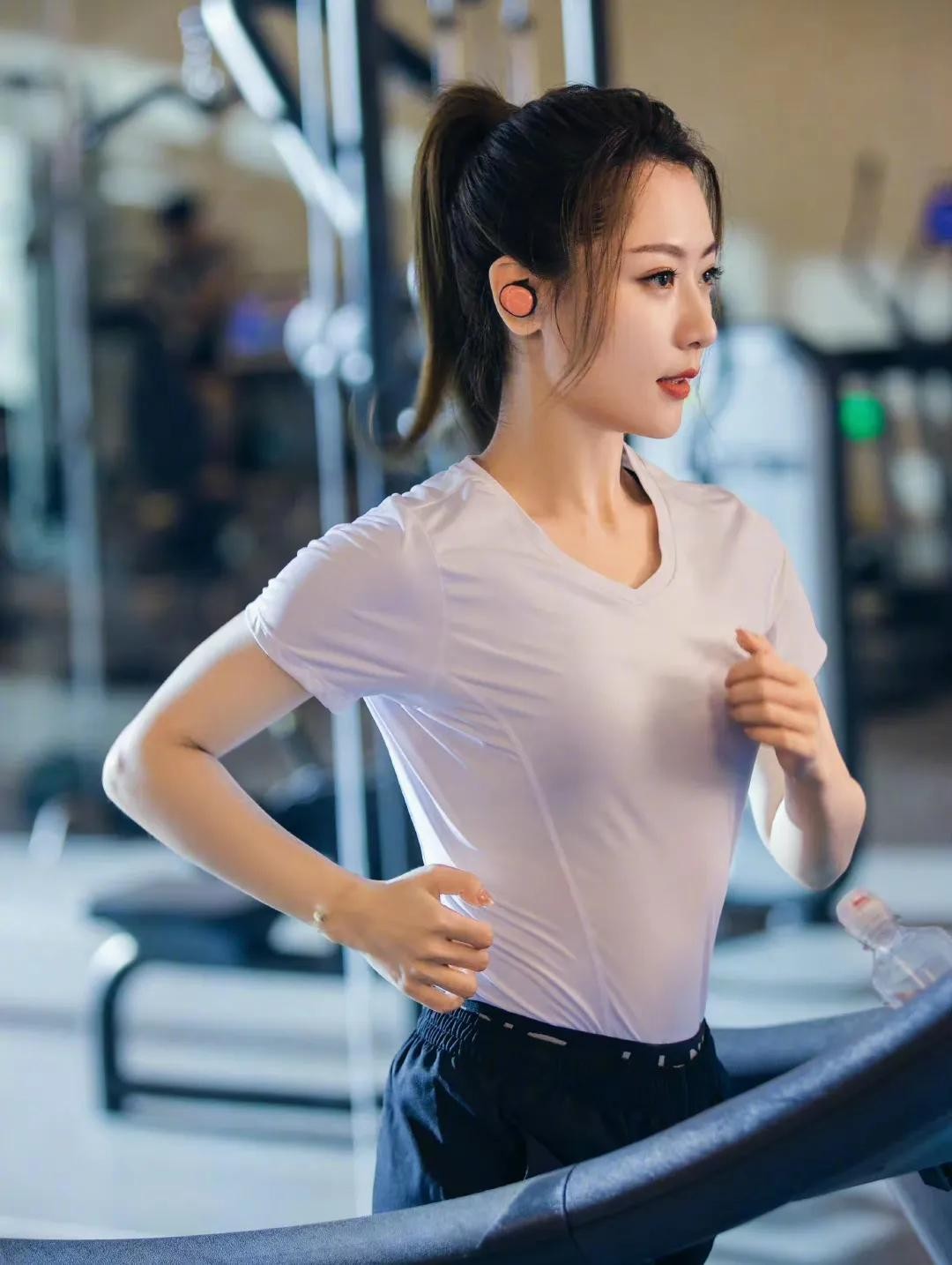 白冰个人资料简介与丁一闪婚，离婚后一个人带孩子，如今她还好吗？