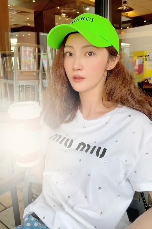 ​姚笛败光仅存的一点好感（40岁姚笛戴绿帽子比心）
