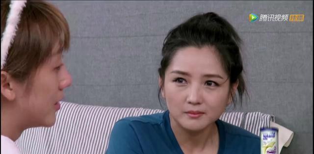 ​陈浩民老婆五年剖腹生四胎，无奈崩溃到拿针扎大女儿，何洁都哭了