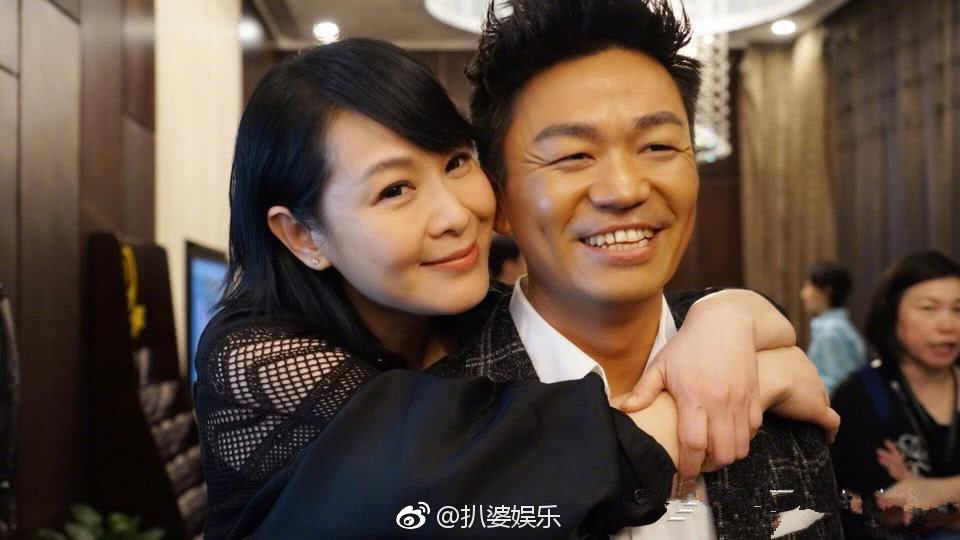 ​王宝强刘若英牵手