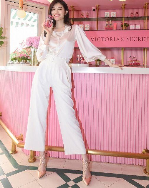 ​何穗奚梦瑶同框pk美炸天，粉丝：再美也不及我大表姐