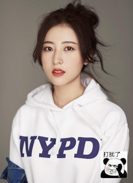 ​娱乐圈低调的“网剧女神”，更是复旦女学霸，和她还是好闺蜜！