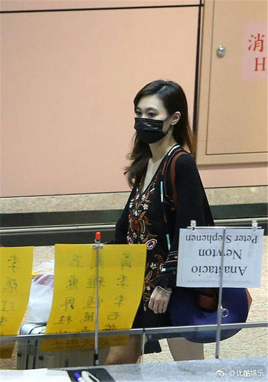 ​贺军翔爱妻首次曝光 贺军翔妻子女儿照片 贺军翔个人资料