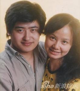 ​中国之星刘欢被曝闪婚为妻写歌 刘欢老婆卢璐个人资料照片