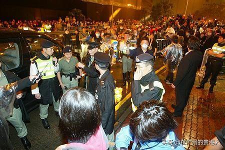 ​珍贵历史资料：2003年张国荣葬礼图片（转发）