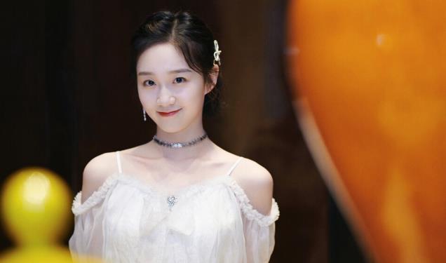 ​李子璇是做什么的 个人资料作品盘点