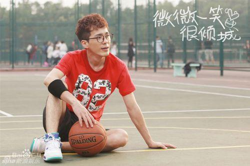 ​电视剧微微一笑很倾城曹光扮演者是谁 演员白宇个人资料