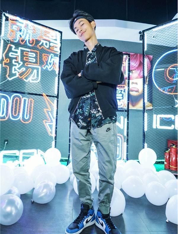 ​《明日之子》斯外戈真名叫什么 个人资料介绍