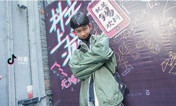​《明日之子》斯外戈真名叫什么 个人资料介绍