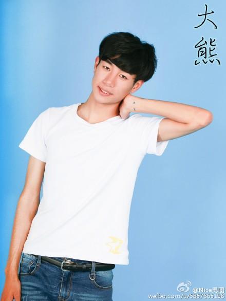 ​Nice男团出道叫板TFBOYS颜值遭吐槽 Nice男团微博成员资料