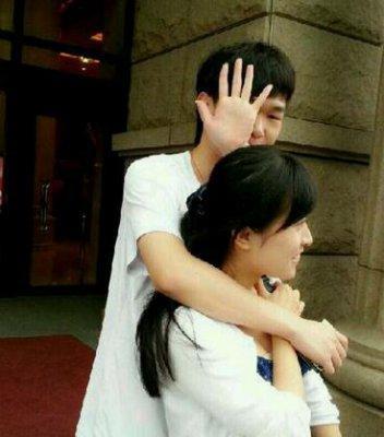 ​董小飒直播带前女友吃鸡，直播间人气突破200万，前任可以这样玩