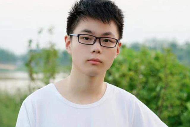 ​甜蜜520，众多主播秀女友，钢铁直男寂然疯狂发照片