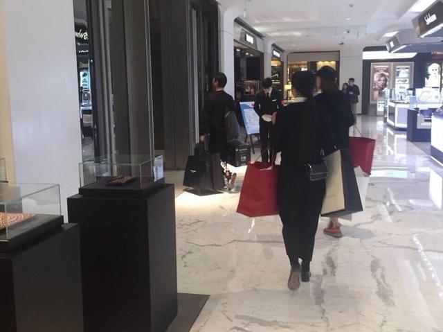 ​王思聪女友豆得儿旧照曝光，居然是天生丽质