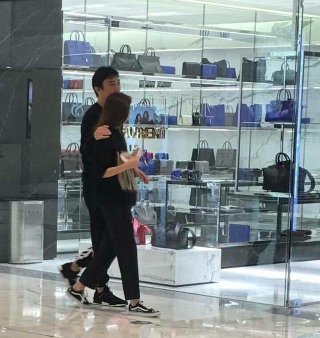 ​王思聪女友豆得儿旧照曝光，居然是天生丽质