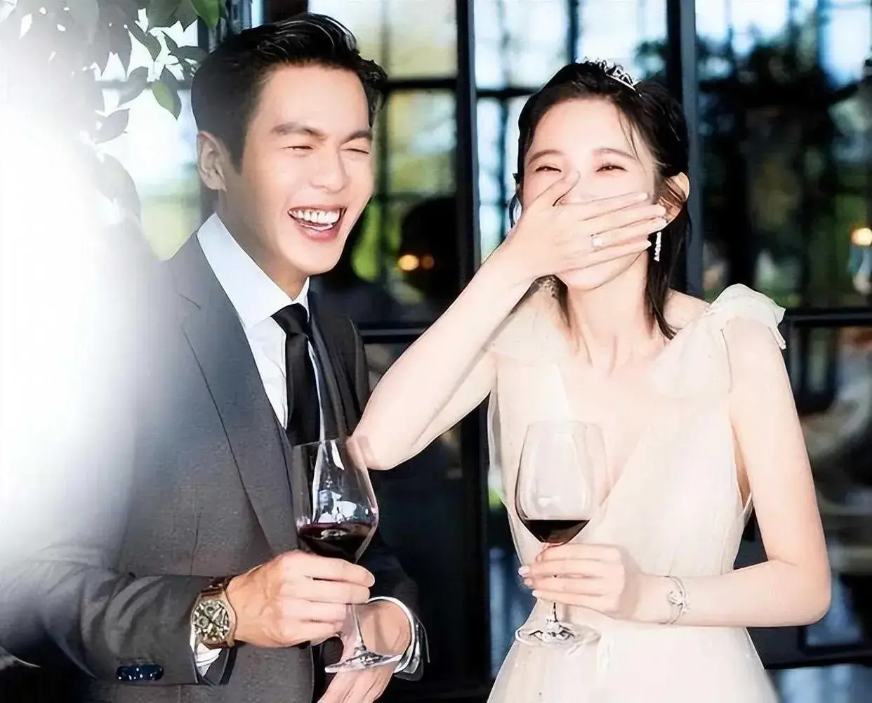 ​有种“整容”叫唐艺昕结婚，老公张若昀变化不大，她却像换了个人