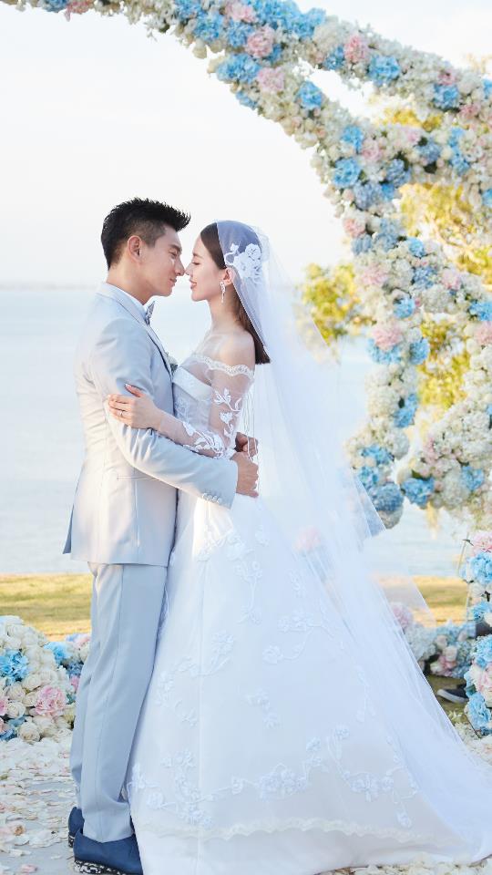 ​昨日陈妍希结婚龙凤褂美翻，但并不是所有明星都适合龙凤褂