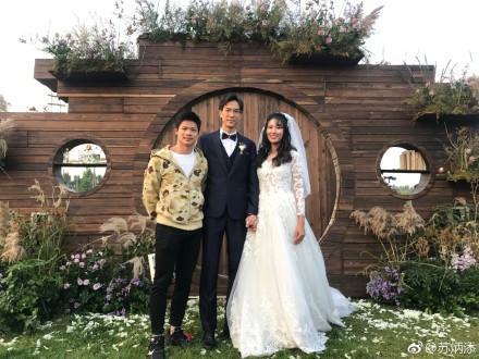 ​亚运跳高冠军王宇与女友结婚啦！谢震业送祝福，称其为“赔钱货”