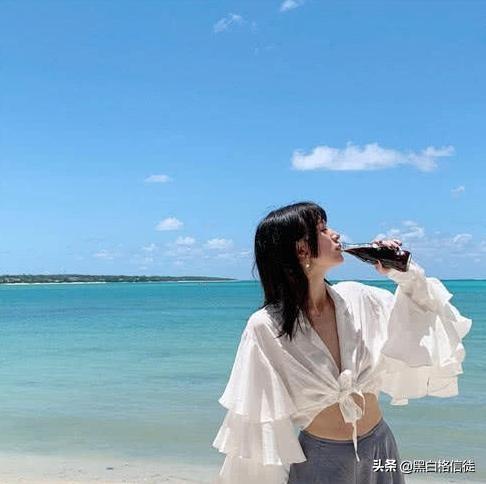 ​李诞女友“黑尾酱”晒照片，座山雕夫人，网友：羡慕蛋总！