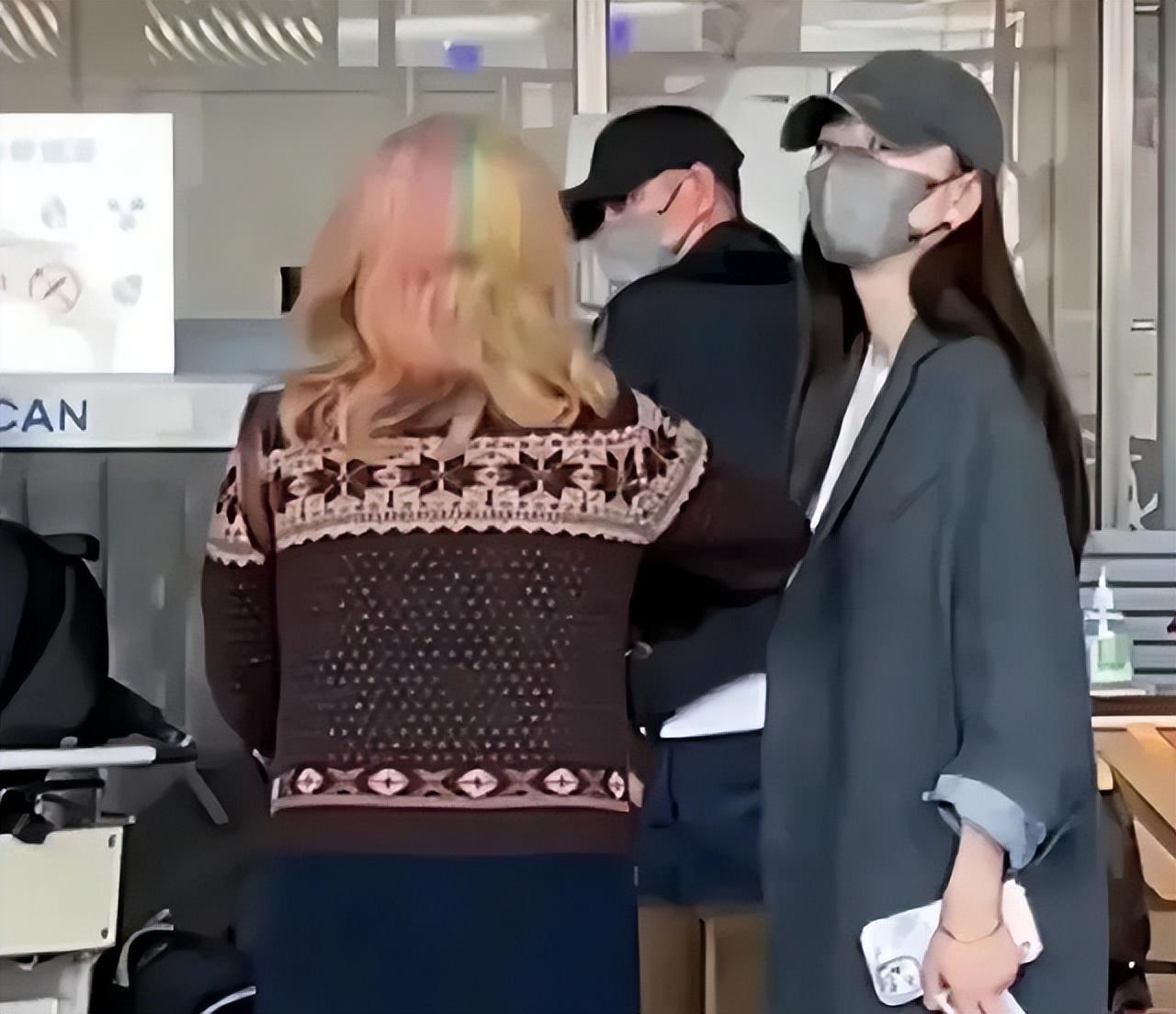 ​马伊琍新恋情疑曝光，文章同新女友一同去三亚，离婚后各自幸福