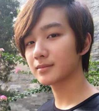 ​李宏毅女友是谁 李宏毅身高资料微博照片介绍