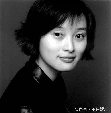 ​陈建斌前女友吴越，娱乐圈中的另类，40岁依旧未婚，近照太性感