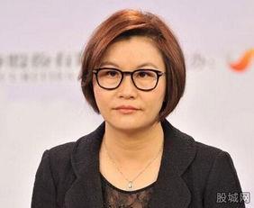 ​周群飞和伯恩光学的老板关系老公郑俊龙简历照片出身