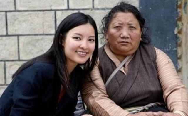 ​此人19岁结婚，丈夫官至正国级，儿子是副国级，孙女更是一代名媛