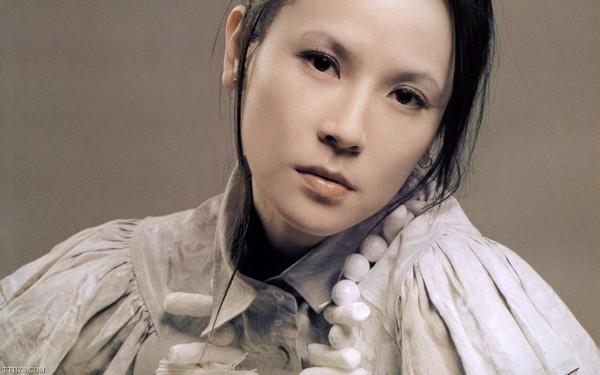 ​力压王菲得奖后只说6字，黄立行承认的首位女友，却和徐静蕾同框
