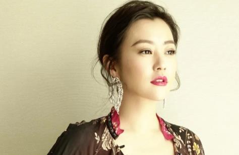 ​郝蕾终于坦白，揭露和邓超分手原因，为何结婚10年的孙俪能忍受？