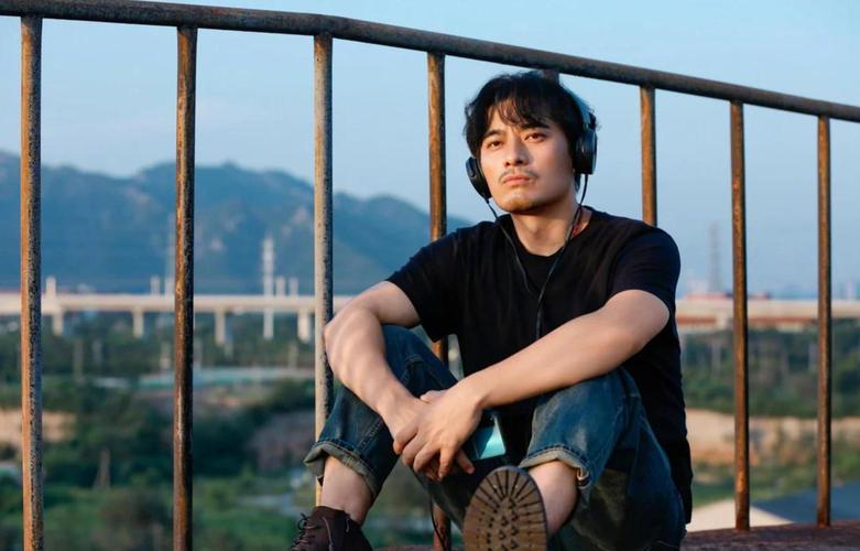 今日,由王应蛟担任总导演,王筱刚担任导演，李砚、张楠、刘佩琦、徐锦江、吕良伟、曾江、张璐瑶、何文辉、孙明明、晋松、马健、王艺霏等主演，巴多、程思寒、潘时七、韩飞行友情出演的奇幻爱情动作电影《天之书》首