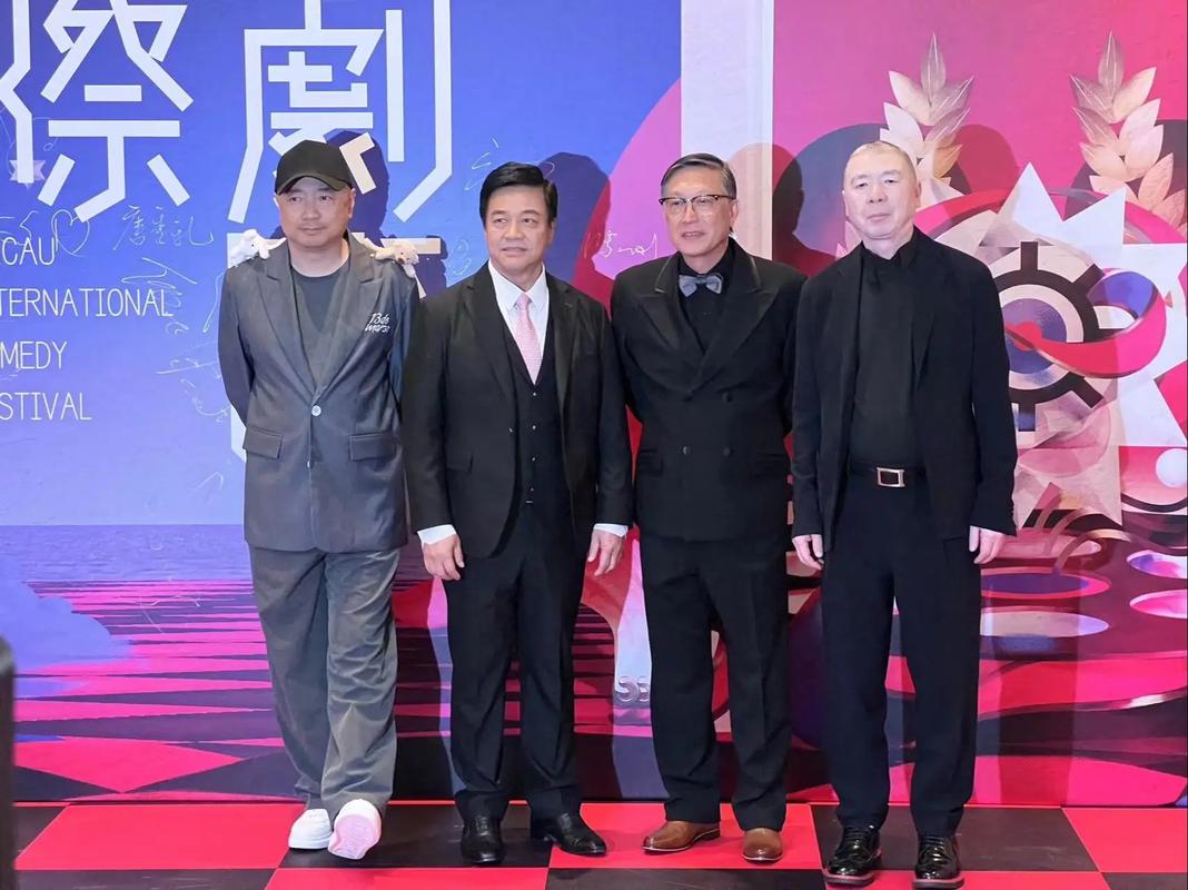 由张栾执导,马丽、常远、魏翔领衔主演,贾冰、黄允桐、韩彦博、张一鸣、郝鹏飞、李一宁、李桃夭夭、刘语乔、张佳雯、吕宁主演的电影《哥,你好》昨日正式突破五亿票房,获得超1200万观众的支持和喜爱,影片多次