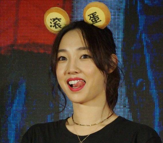 白百何《滚蛋吧！肿瘤君》出访捷克 闪耀捷克中国电影展映周