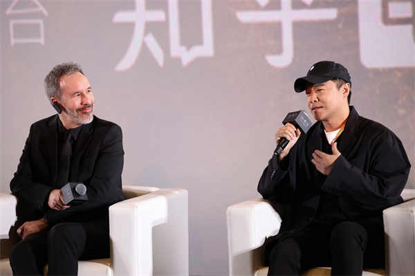 根据弗兰克·赫伯特著名科幻小说改编，由美国传奇影业和美国华纳兄弟影片公司携手打造的好莱坞科幻巨制《沙丘2》正在全国各大影院火热上映中。3月14日，电影《沙丘2》导演丹尼斯·维伦纽瓦中国行特别活动惊喜继