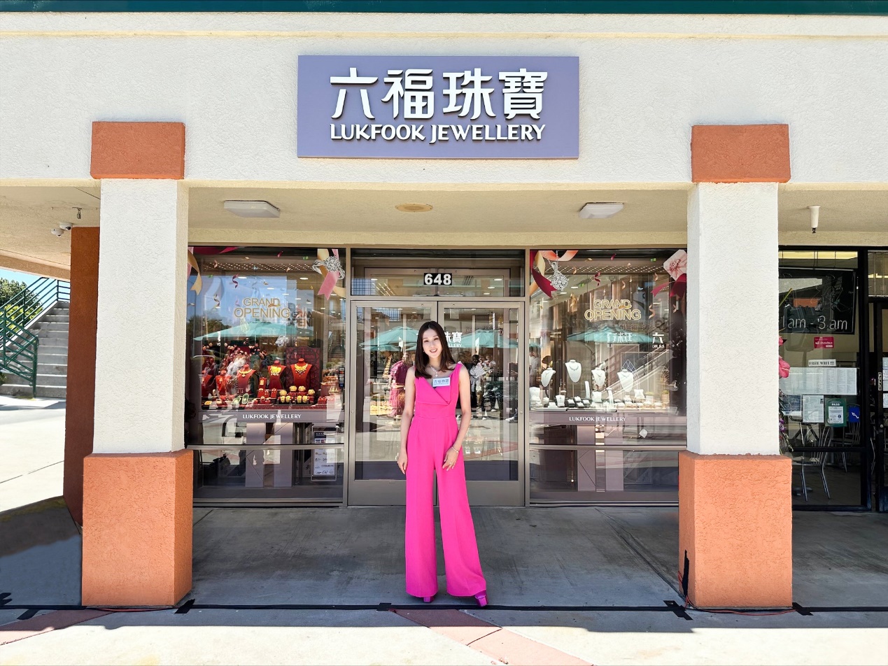 著名演员及歌手钟嘉欣女士专诚前往六福珠宝美国新店主持开幕仪式