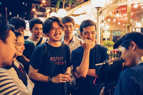 近日，由泽东电影出品、王家卫监制，《天才枪手》导演彭皮里亚执导的青春公路电影《ONE FOR THE ROAD》（暂译名《一杯上路》）入围圣丹斯电影节世界电影竞赛单元，并成功斩获该单元评审团特别奖。影