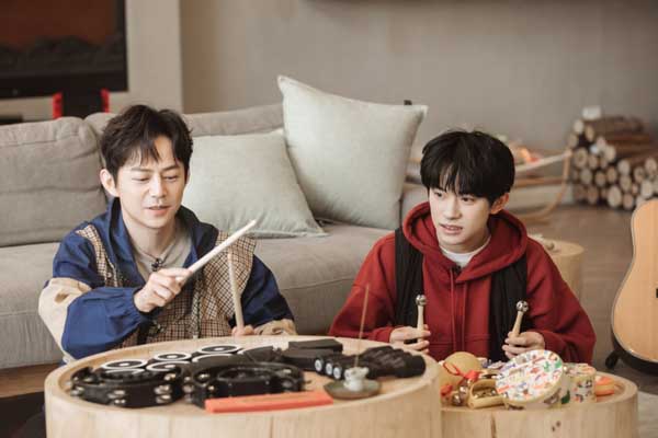 《朋友请听好》何炅易烊千玺合唱《后来》，刘若英点赞：好好听！