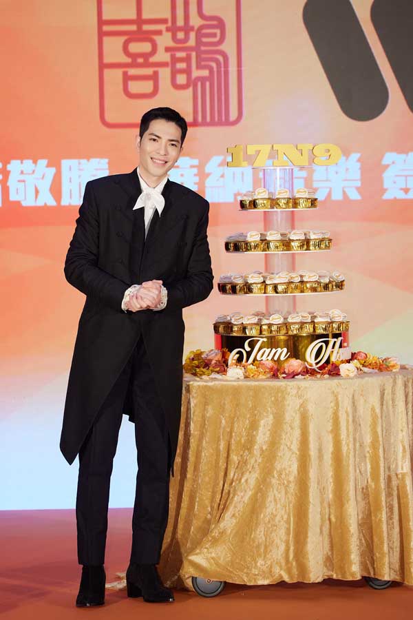 「金曲歌王」萧敬腾与华纳音乐携手宣布四度续约！